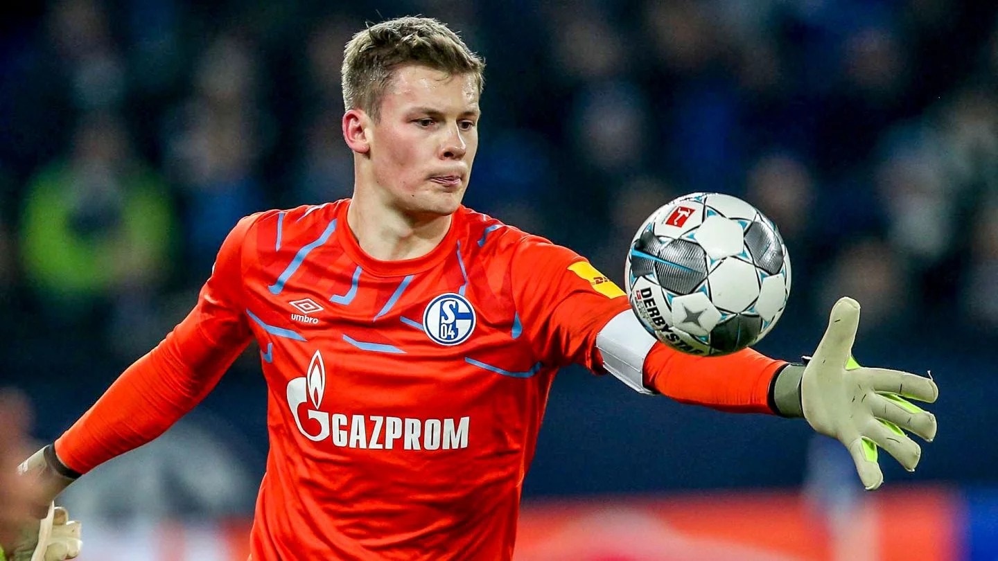 包含沙尔克迎战全胜，主场帅势破冰的词条