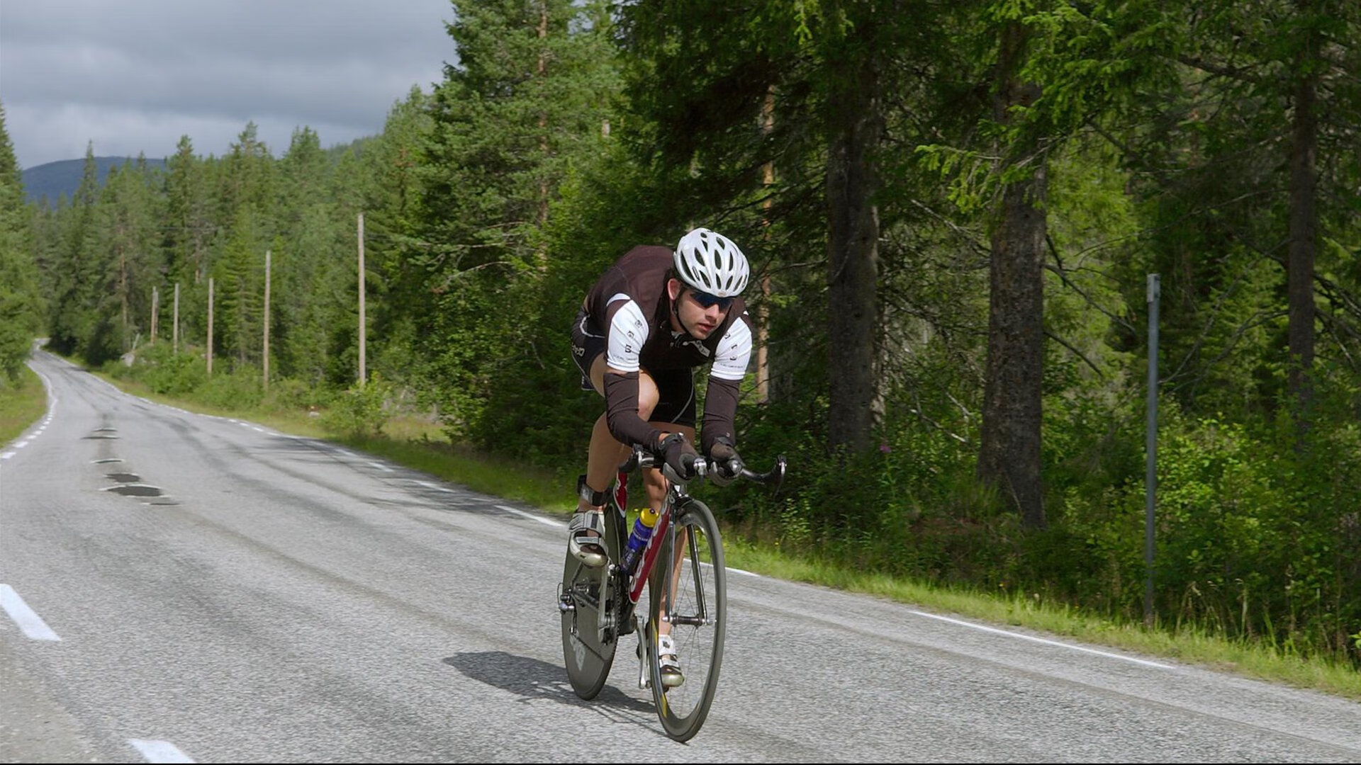 迪马利亚赛后评分拉满的背后，威尔士式强压如何启示勒沃库森？